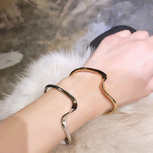 Fashion Explosions European and American Fashion Metal Style Geometry Gap Earrings Large Circle Distinctive Niche All-match Ear Jewelry Women