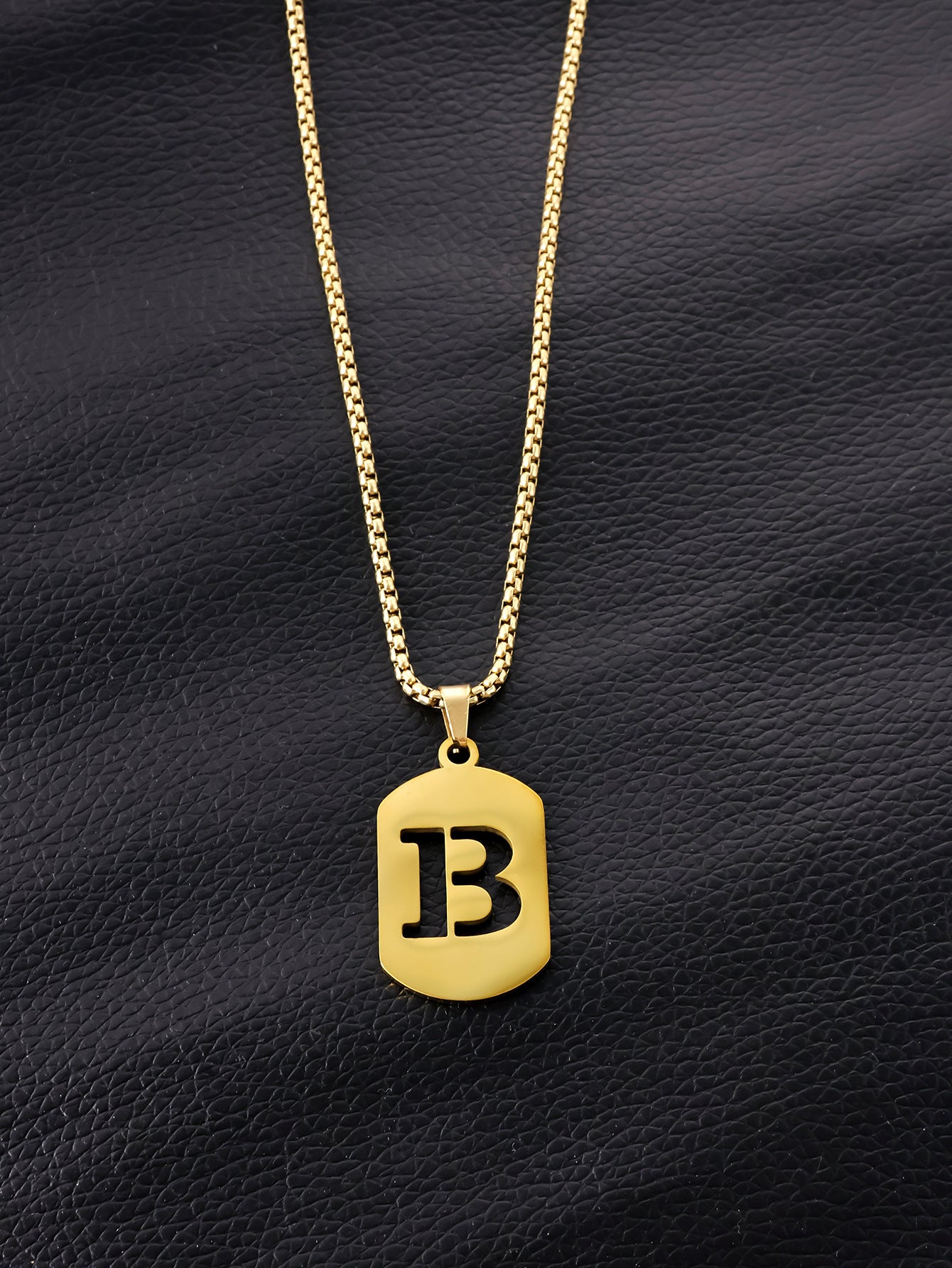 Europe and the United States cross-border hot 26 words English letter necklace fashion temperament Joker exquisite hanging jewelry factory wholesale