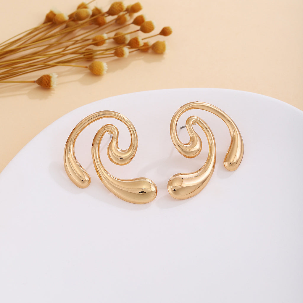 European and American light luxury high-end metal style simple personality earrings women's retro flower pearl hollow love earrings