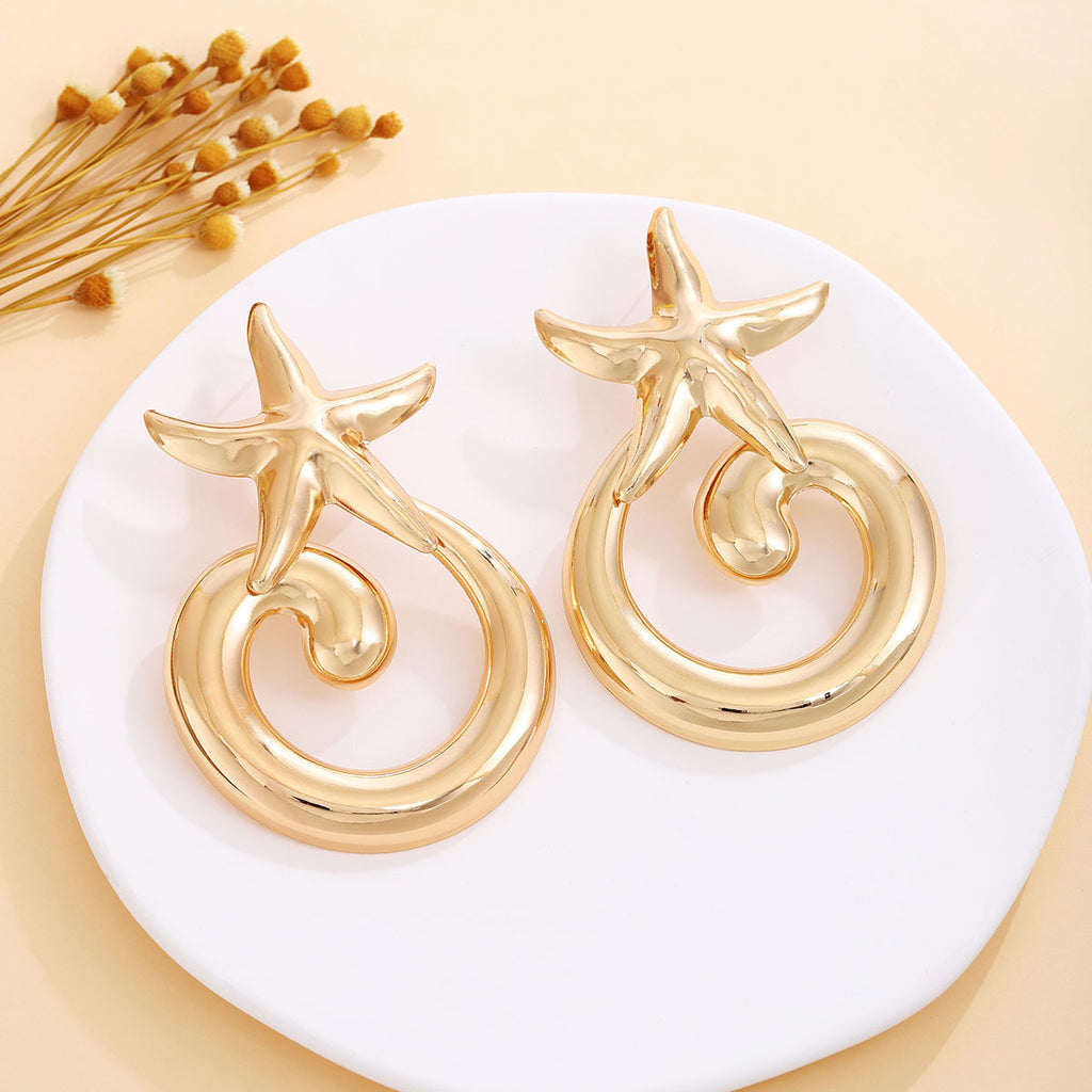 European and American light luxury high-end metal style simple personality earrings women's retro flower pearl hollow love earrings