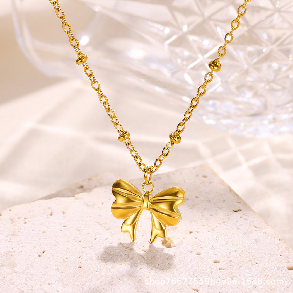 Cross-border European and American explosions butterfly pendant necklace ladies clavicle chain plated 18k gold non-fading pendant necklace wholesale