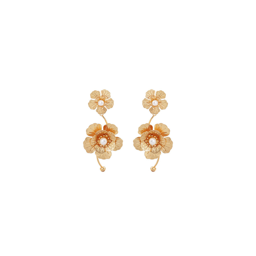 European and American light luxury high-end metal style simple personality earrings women's retro flower pearl hollow love earrings