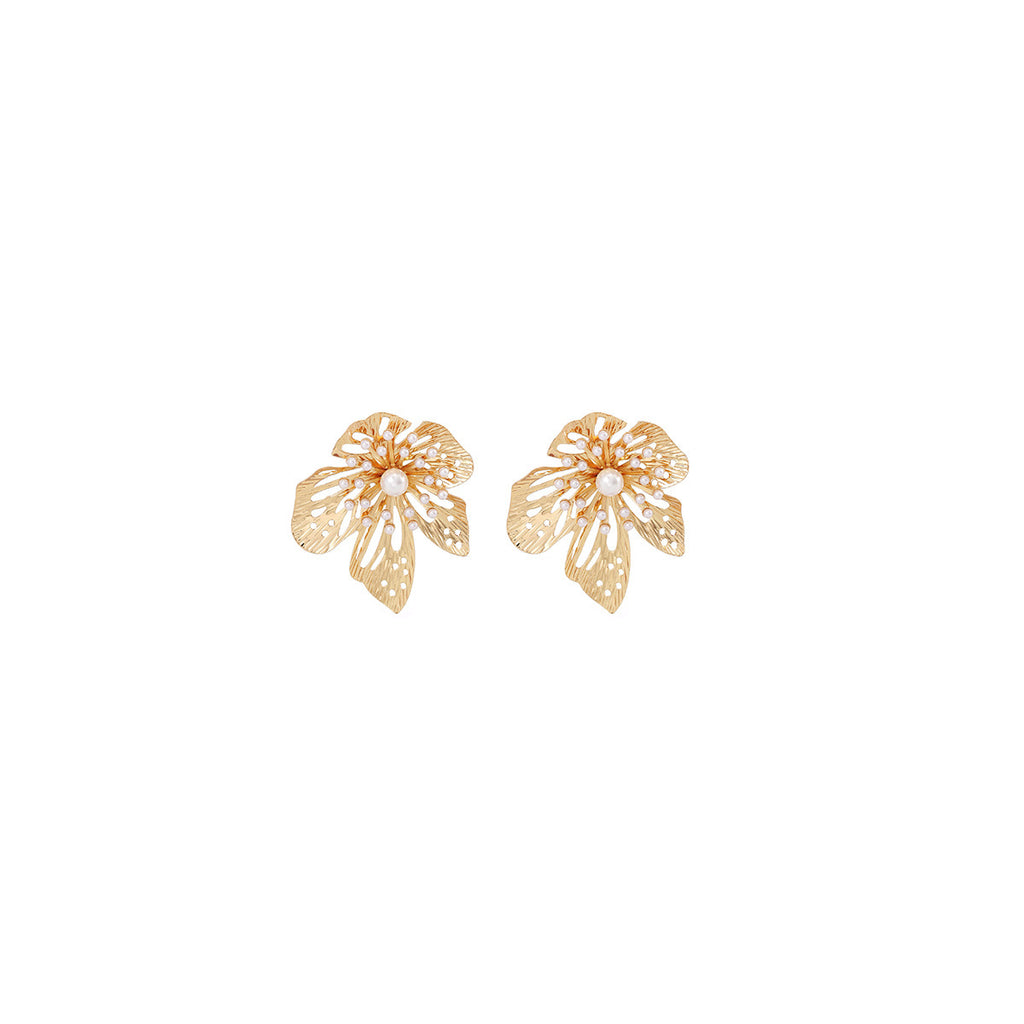 European and American light luxury high-end metal style simple personality earrings women's retro flower pearl hollow love earrings