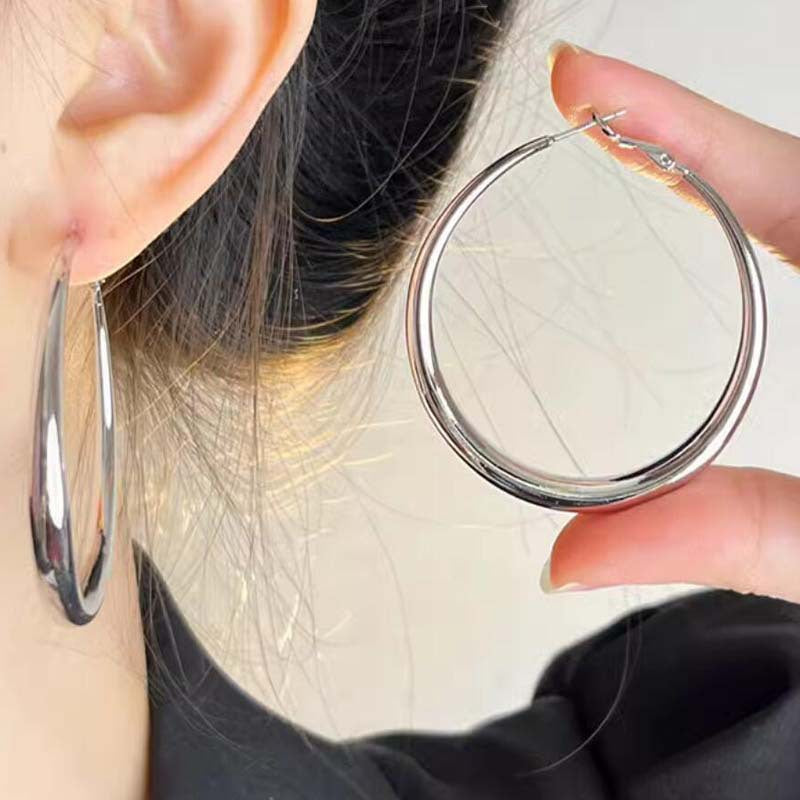 Fashion Explosions European and American Fashion Metal Style Geometry Gap Earrings Large Circle Distinctive Niche All-match Ear Jewelry Women