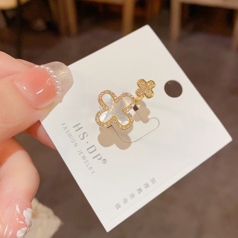 Niche Personalized Fashion Light Luxury All-match High-end Sense Micro-inlaid Zircon Shell Four-leaf Flower Opening Ring Delicate Finger Ring