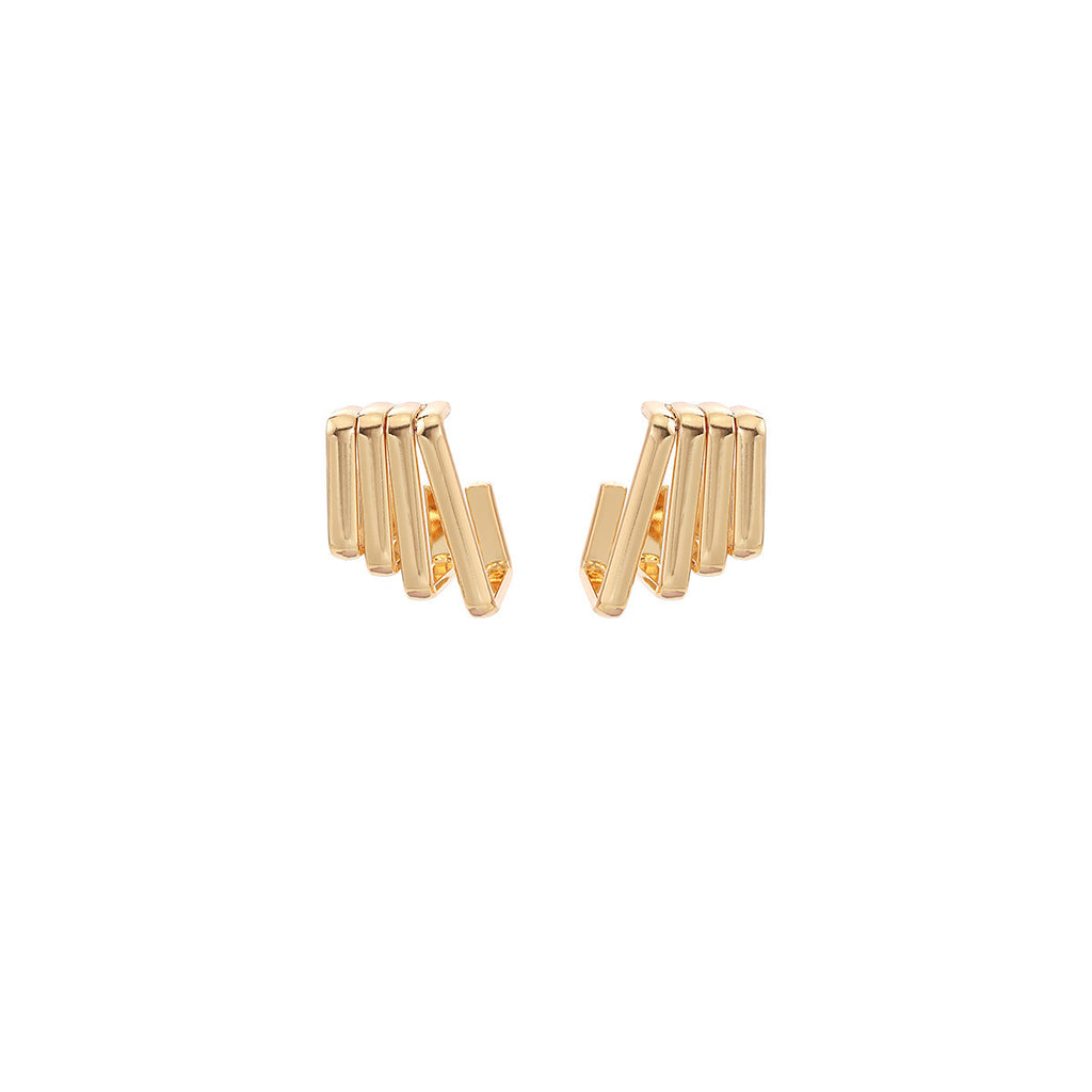 European and American light luxury high-end metal style simple personality earrings women's retro flower pearl hollow love earrings